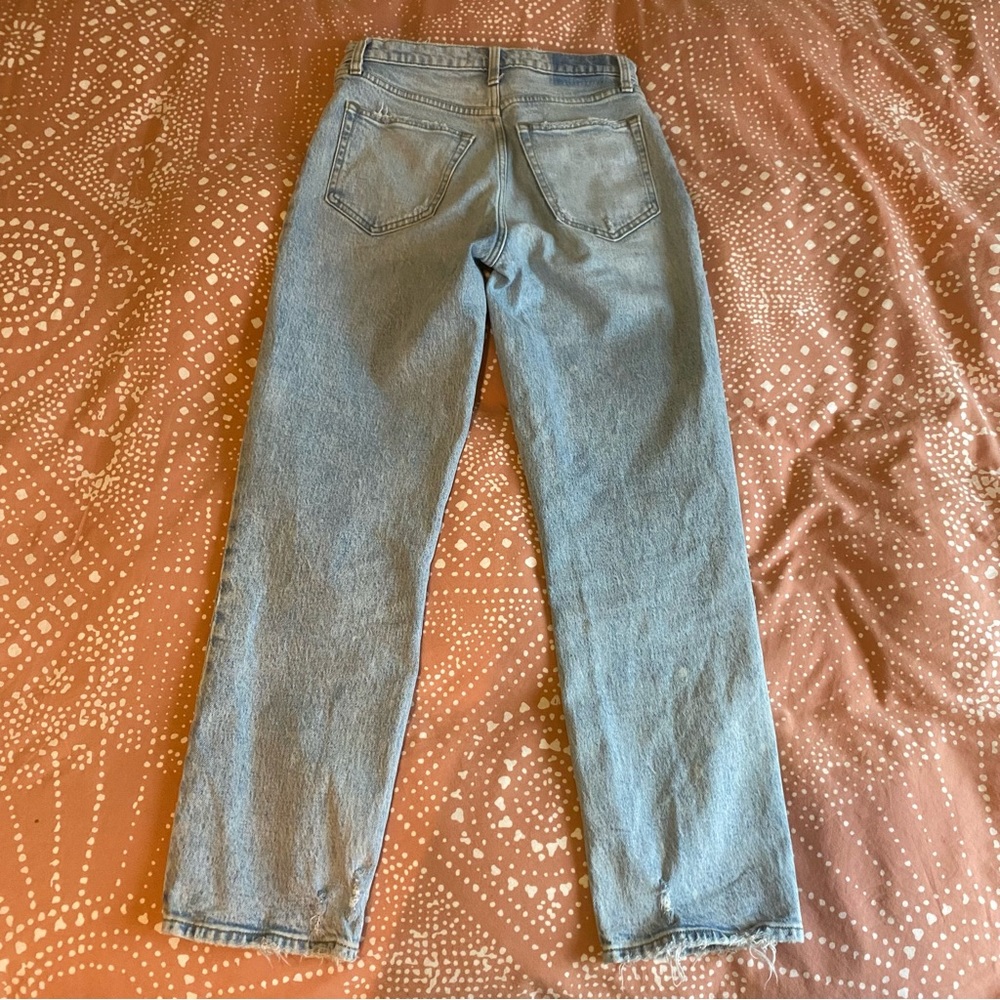Abercrombie Ultra High Rise 90’s Straight Jean 27/4s